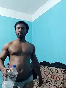 HunkyAriyan online show from 8, 3, 2025