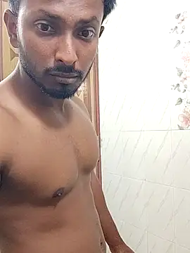 HunkyAriyan online show from 18, 3, 2025