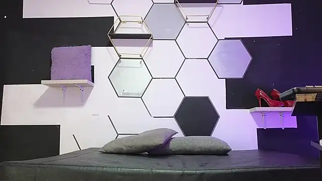 Snapshot of alondrabigtits chatting on 13, 9, 2025 alondrabigtits online show from 13, 9, 2025