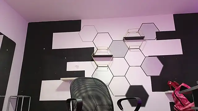 Snapshot of alondrabigtits chatting on 14, 10, 2025 alondrabigtits online show from 14, 10, 2025