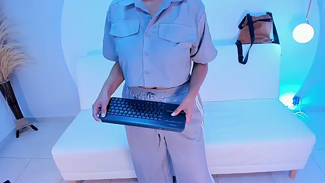 Ada Monroe10 online show from 11, 11, 2025