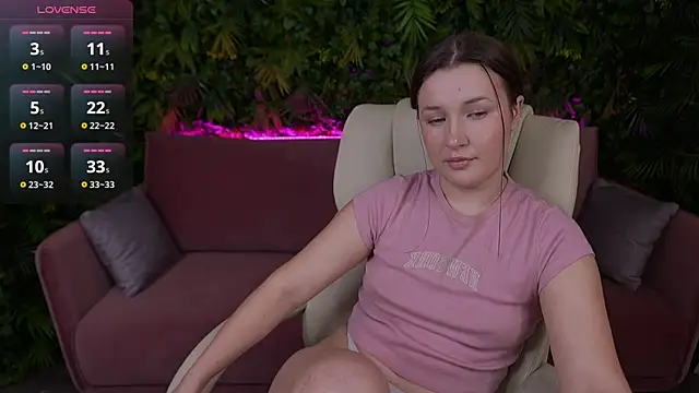 Snapshot of OneLaya chatting on 24, 2, 2025 OneLaya online show from 24, 2, 2025