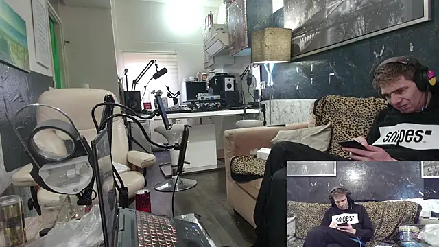 Snapshot of Doggyray44 chatting on 6, 2, 2025 Doggyray44 online show from 6, 2, 2025