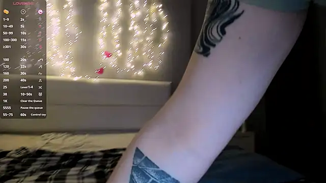 July Slowdive online show from 19, 3, 2025