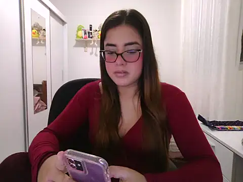 Snapshot of maliamiller chatting on 26, 5, 2026 maliamiller online show from 26, 5, 2026