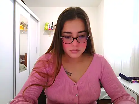 Snapshot of maliamiller chatting on 28, 5, 2026 maliamiller online show from 28, 5, 2026