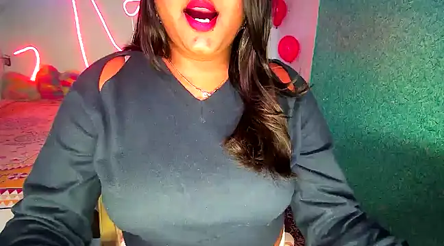 expression queen online show from 25, 2, 2025