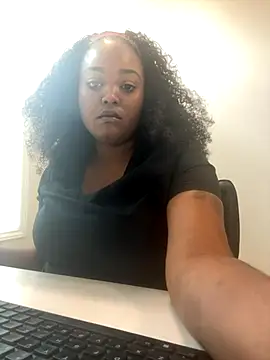 Snapshot of itsprettyfee chatting on 18, 9, 2025 itsprettyfee online show from 18, 9, 2025