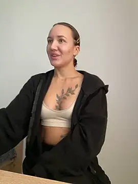 Snapshot of Stasia_Queen chatting on 3, 12, 2024 Stasia Queen online show from 3, 12, 2024