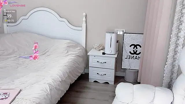 Snapshot of Caitlyn__ chatting on 3, 1, 2025 Caitlyn online show from 3, 1, 2025