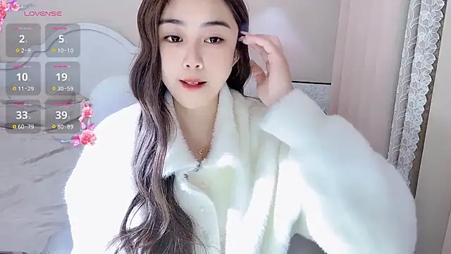 Snapshot of Caitlyn__ chatting on 5, 1, 2025 Caitlyn online show from 5, 1, 2025