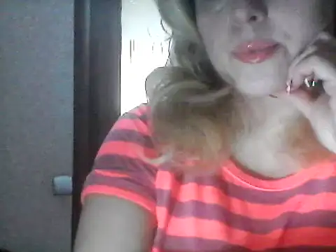 Snapshot of SweetCandy356 chatting on 4, 3, 2025 SweetCandy356 online show from 4, 3, 2025