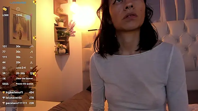 Snapshot of savagequeenbee7 chatting on 14, 1, 2025 savagequeenbee7 online show from 14, 1, 2025