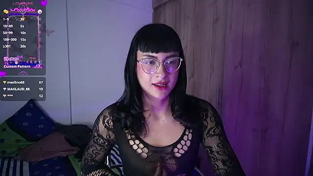 Kiitygirl online show from 2, 3, 2025