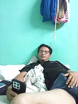 Andresguz35 online show from 10, 2, 2026