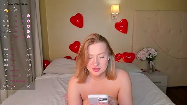 Emma  Leee online show from 16, 2, 2025