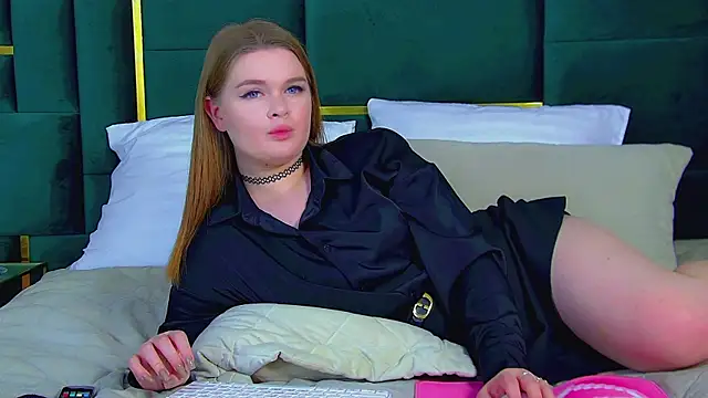 CrystalLyons online show from 12, 3, 2025