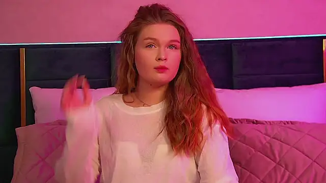 CrystalLyons online show from 8, 9, 2025