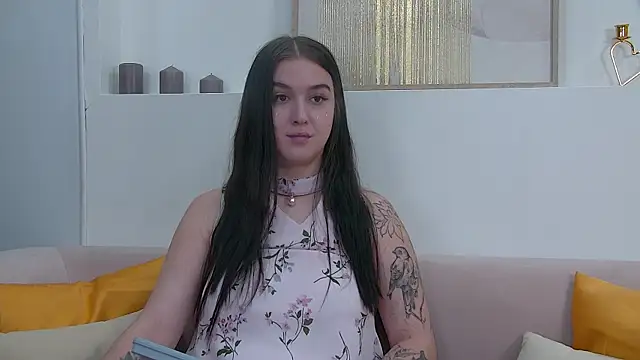 Snapshot of ChristinaMilton chatting on 8, 1, 2025 ChristinaMilton online show from 8, 1, 2025