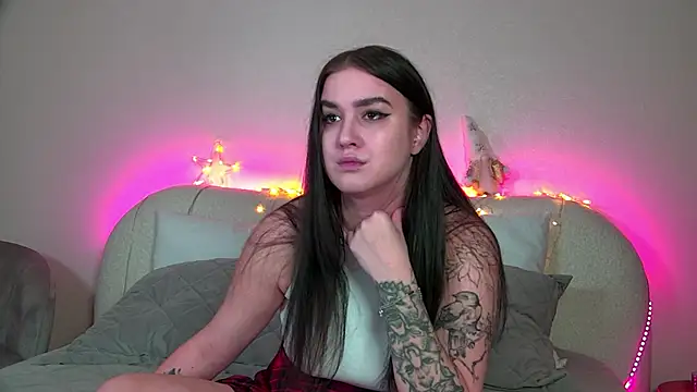 Snapshot of ChristinaMilton chatting on 10, 1, 2025 ChristinaMilton online show from 10, 1, 2025