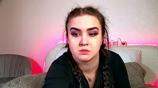 Snapshot of ChristinaMilton chatting on 18, 2, 2025 ChristinaMilton online show from 18, 2, 2025