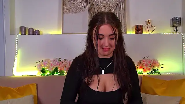 Snapshot of ChristinaMilton chatting on 18, 2, 2025 ChristinaMilton online show from 18, 2, 2025