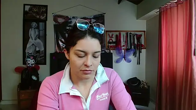 Snapshot of Marilynselxoveanalhard chatting on 6, 5, 2026 Marilynselxoveanalhard online show from 6, 5, 2026