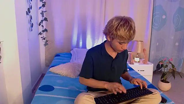 Tommyfoxboy online show from 29, 12, 2024