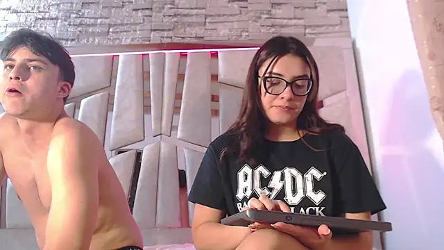 mia and austin online show from 7, 2, 2025