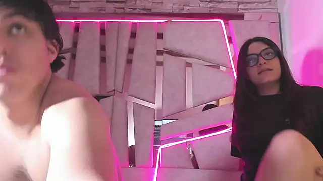 mia and austin online show from 18, 12, 2025