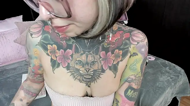 NikkiRamone online show from 7, 1, 2025