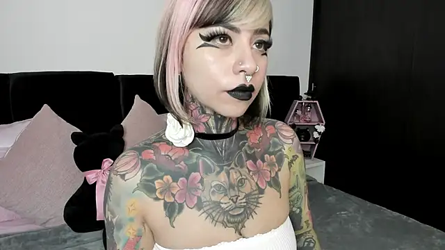 NikkiRamone online show from 8, 1, 2025