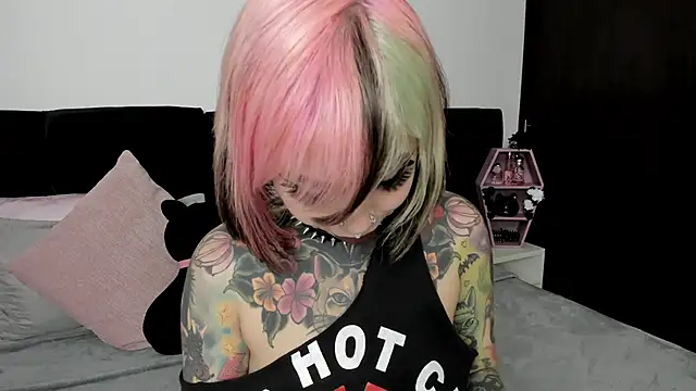 NikkiRamone online show from 4, 2, 2025