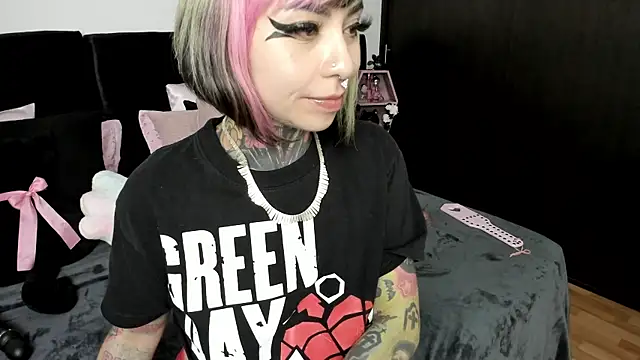 NikkiRamone online show from 11, 2, 2025