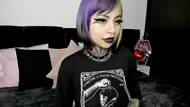 NikkiRamone online show from 15, 2, 2025