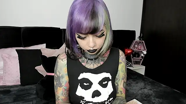 NikkiRamone online show from 15, 2, 2025