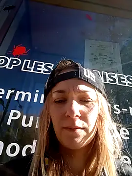 Snapshot of ElektrikFrancaise chatting on 18, 11, 2025 ElektrikFrancaise online show from 18, 11, 2025