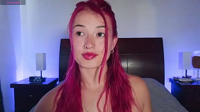 Snapshot of luccycollins_ chatting on 7, 2, 2026 luccycollins online show from 7, 2, 2026