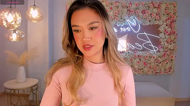 Snapshot of RebeccaHudson chatting on 16, 10, 2025 RebeccaHudson online show from 16, 10, 2025