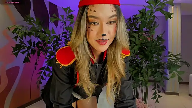 Snapshot of RebeccaHudson chatting on 31, 10, 2025 RebeccaHudson online show from 31, 10, 2025