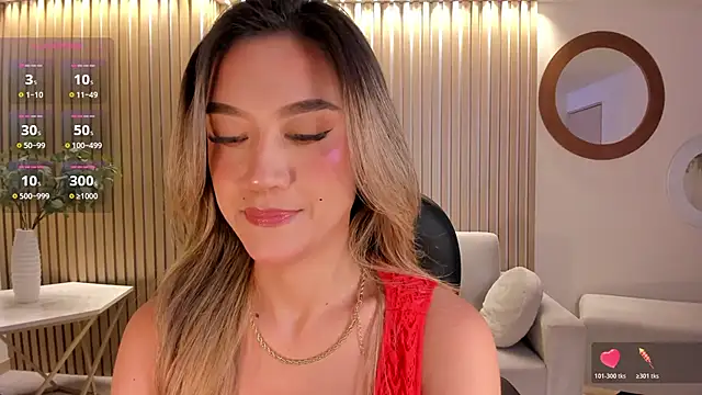 Snapshot of RebeccaHudson chatting on 13, 11, 2025 RebeccaHudson online show from 13, 11, 2025