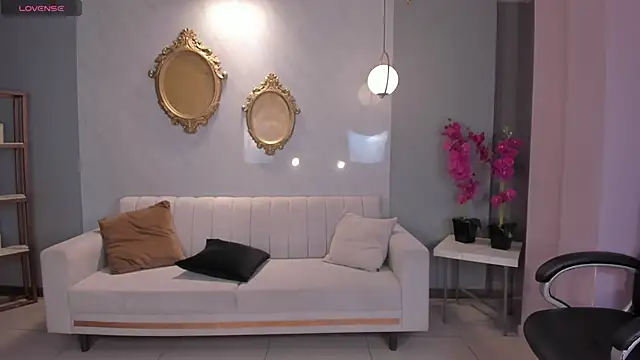 RebeccaHudson online show from 24, 2, 2026