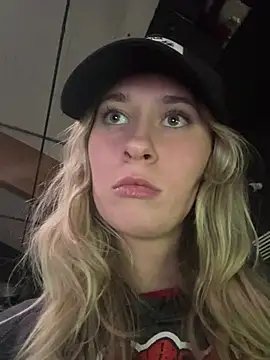 M1ssyk1ssy online show from 4, 1, 2025