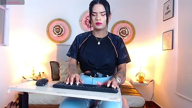 zoe hecate sexx online show from 16, 4, 2026