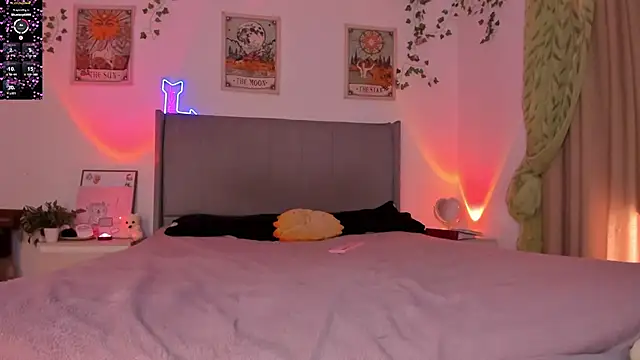 Whitekitty-exe online show from 18, 12, 2025