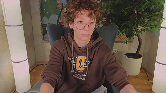 Snapshot of TommieH chatting on 28, 2, 2025 TommieH online show from 28, 2, 2025