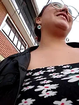 lara moon25 online show from 27, 9, 2025