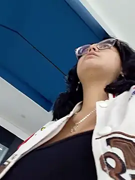 lara moon25 online show from 7, 11, 2025