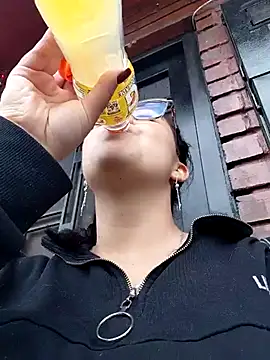 lara moon25 online show from 18, 12, 2025