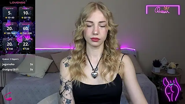 Snapshot of LunaBelli chatting on 8, 5, 2026 LunaBelli online show from 8, 5, 2026